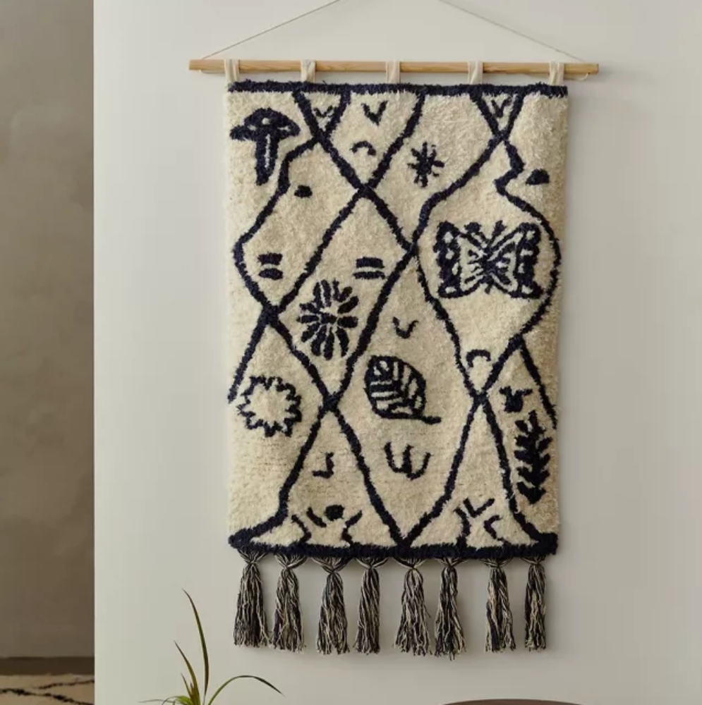 NWT UO Tufted Shag Tapestry